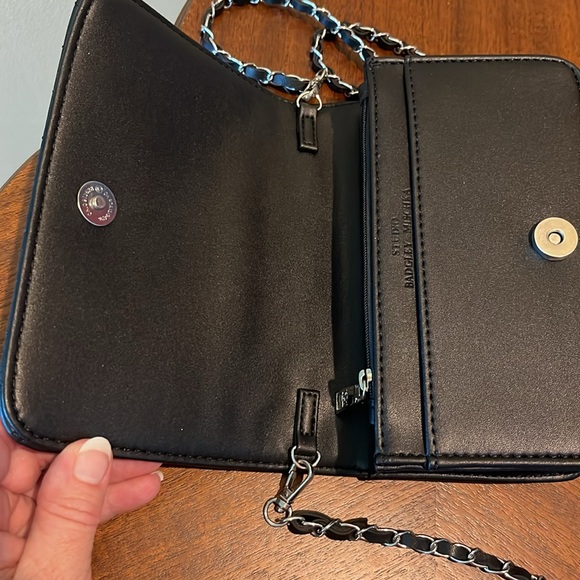 Badgley Mischka Vegan Quilted Small Crossbody bag Silvertone braided chain - Picture 11 of 13